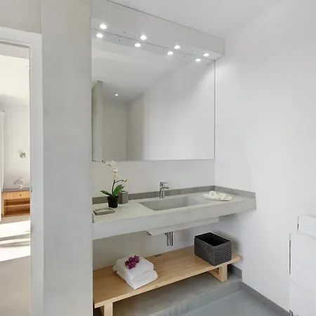 Alba House
