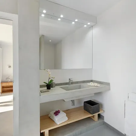 Willa Alba House